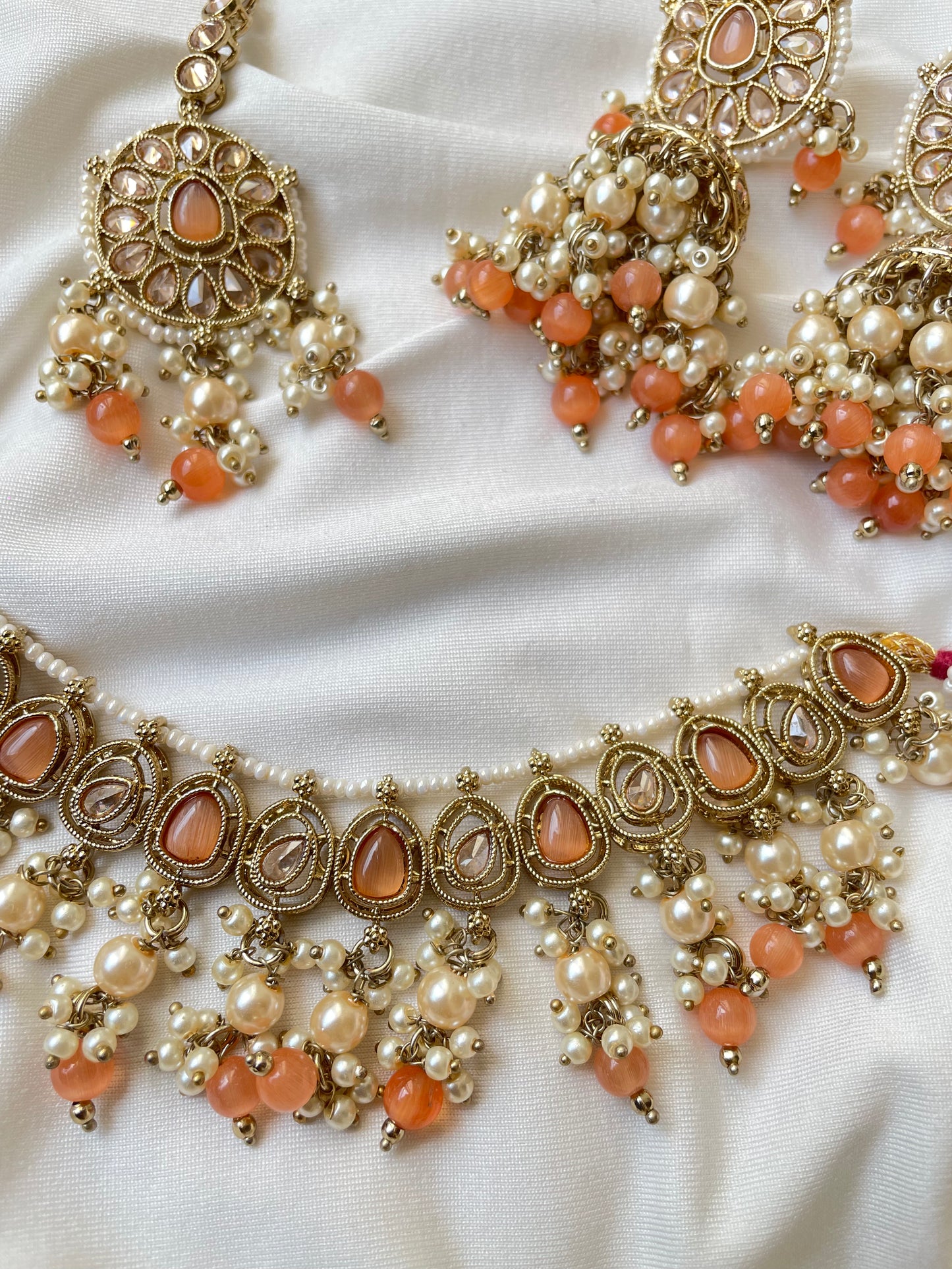 Vaishnavi Gold Plated Kundan Necklace Set