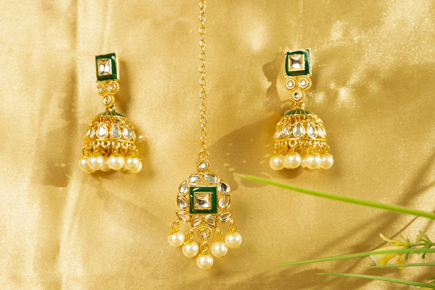 Shwetamani Kundan Necklace Set